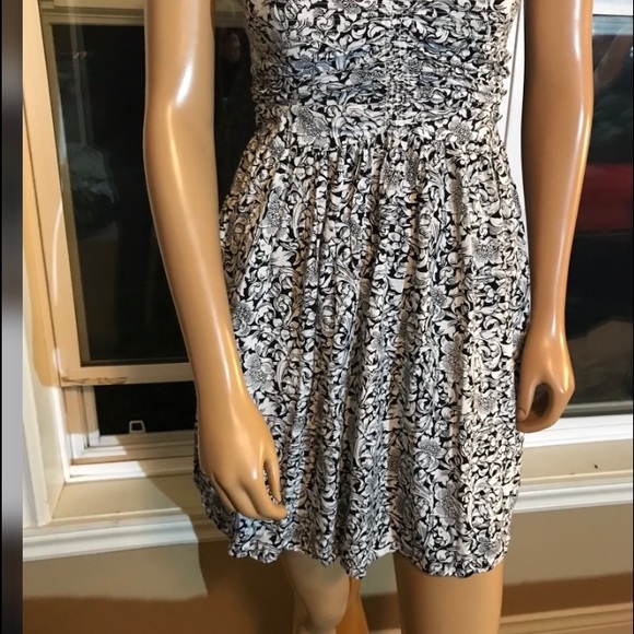 ‼️Kismet Sweet Strapless Dress - Picture 4 of 4